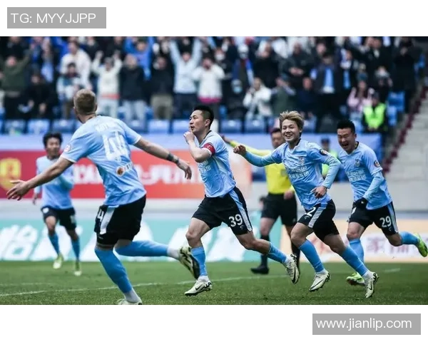 中超精彩对决大连一方迎战上海申花期待激情四溢的足球盛宴 中超精彩对决大连一方迎战上海申花期待激情四溢的足球盛宴